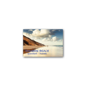 Magnet Gallery Standard Rainbow Beach Waliking on the Beach